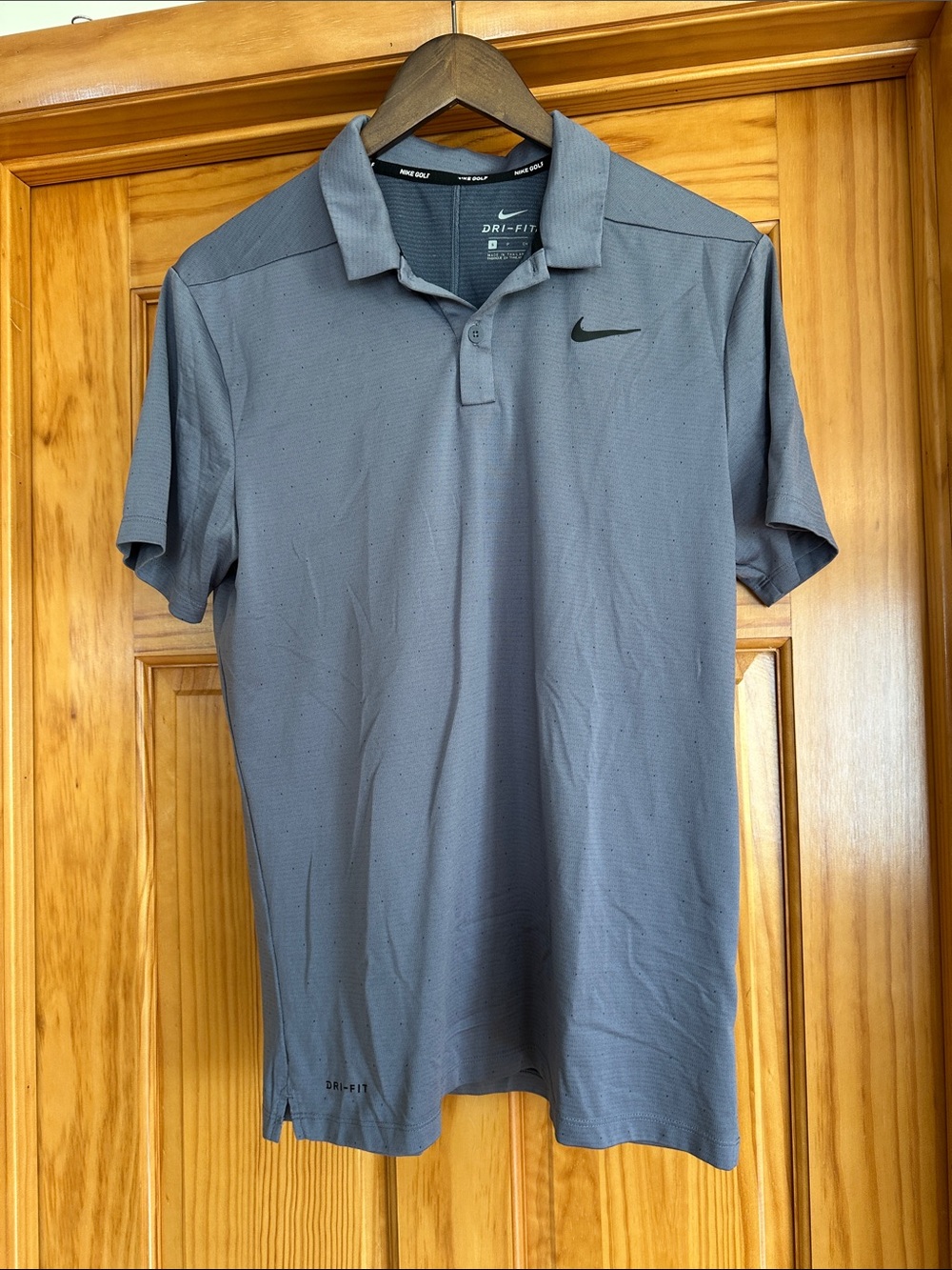NIKE golf polo